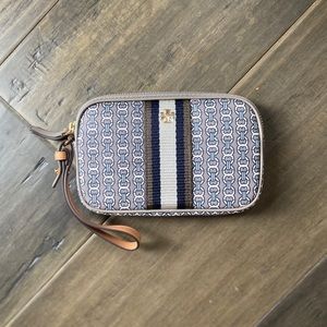 Tory Burch Gemini Wristlet